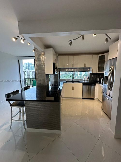 815-17021 N Bay Rd, Sunny Isles Beach, FL, 33160-3625 | Card Image