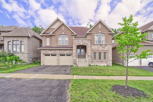 3046 Monarch Dr, Orillia, ON, L3V8K3 | Card Image