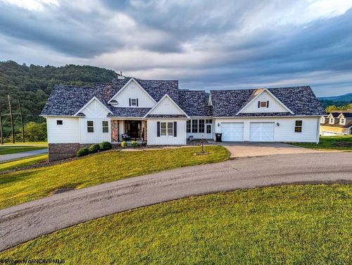 19 Blue Quill Rd, Bridgeport, WV, 26330-9296 | Card Image