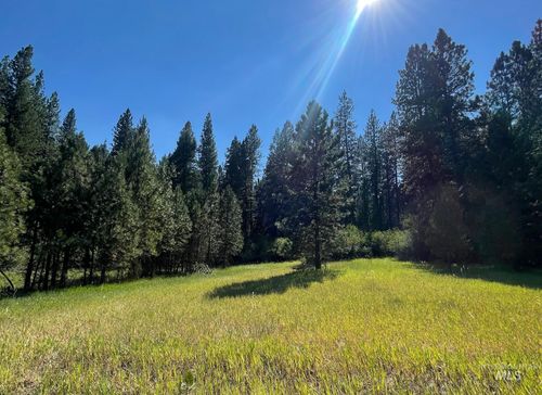 27 Pine Ln, Garden Valley, ID, 83622-2306 | Card Image