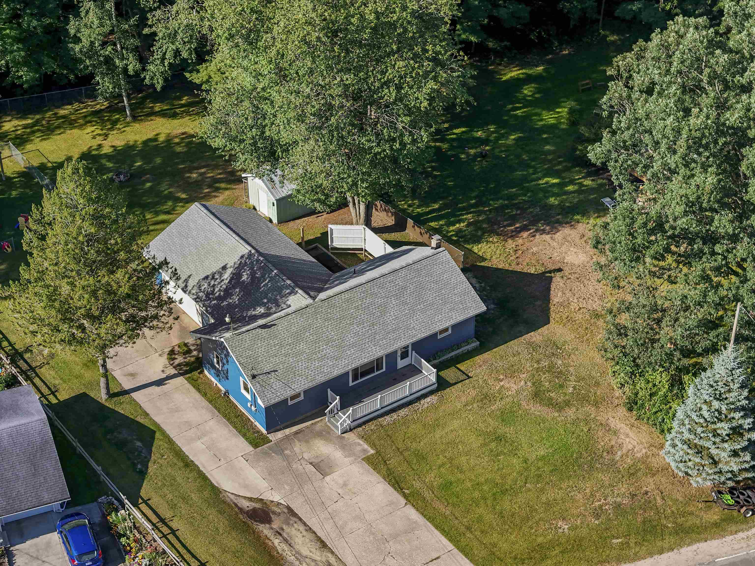 Lake Mitchell Dr, Cadillac, MI 49601