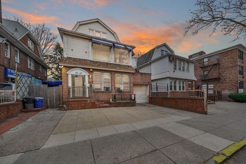 3747 76th St, Jackson Heights, NY, 11372-6533 | Card Image