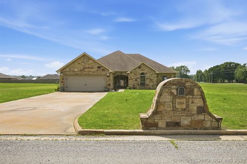 2004 E Trailwood St, Stigler, OK, 74462-2698 | Card Image