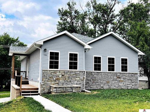 1301 N 9th St, Beatrice, NE, 68310-2045 | Card Image