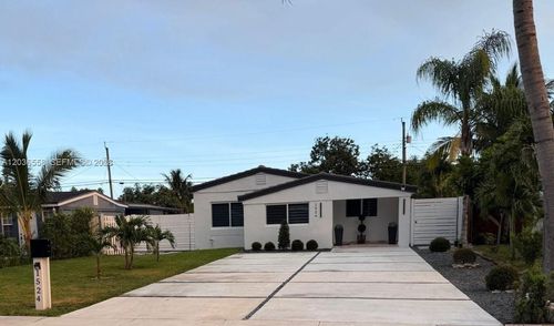 1524 Ne 182nd St, North Miami Beach, FL, 33162-1420 | Card Image