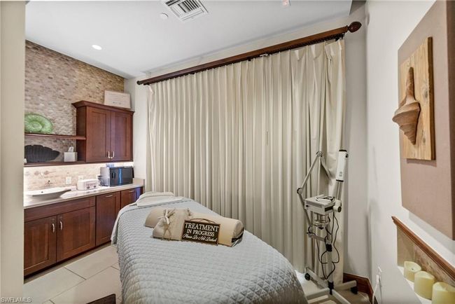 202 - 9366 Pocida Ct, Condo with 2 bedrooms, 2 bathrooms and 1 parking in Naples FL | Image 37