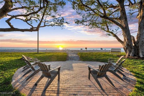 2050 Crayton Rd, NAPLES, FL, 34102-5025 | Card Image