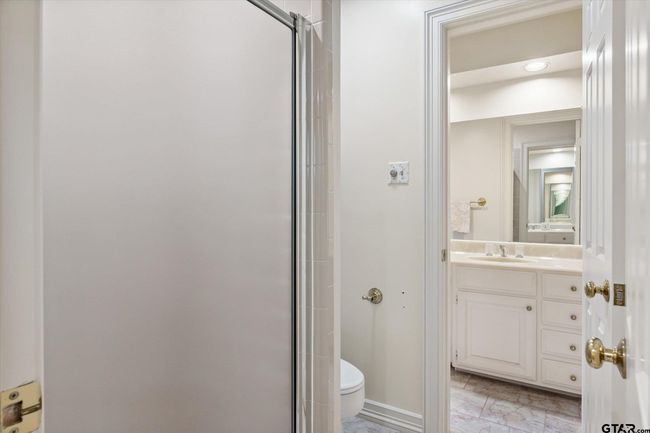6307 Shady Oaks Dr, House other with 4 bedrooms, 4 bathrooms and null parking in Tyler TX | Image 27