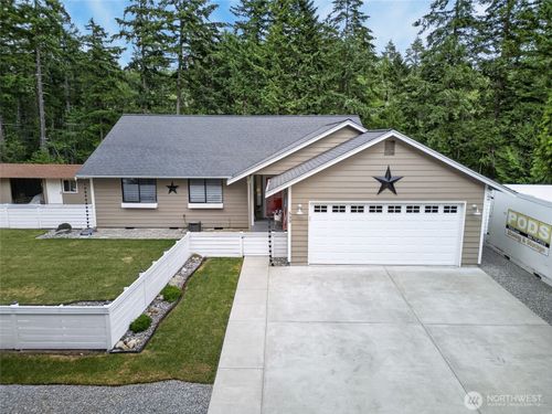 533 6th Ct, Fox Island, WA, 98333-9724 | Card Image