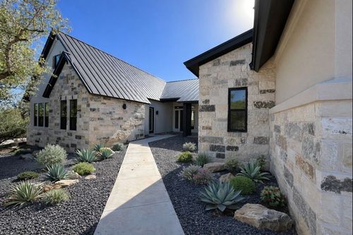 202 Brown Saddle Cv, Driftwood, TX, 78619-2154 | Card Image