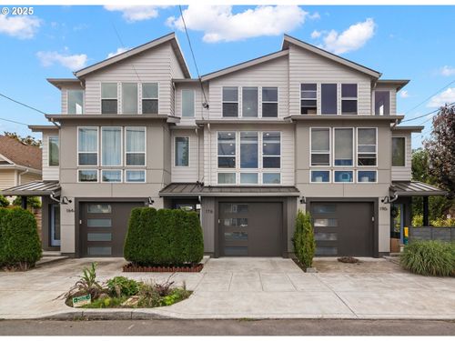 176 N Going St, Portland, OR, 97217-2916 | Card Image