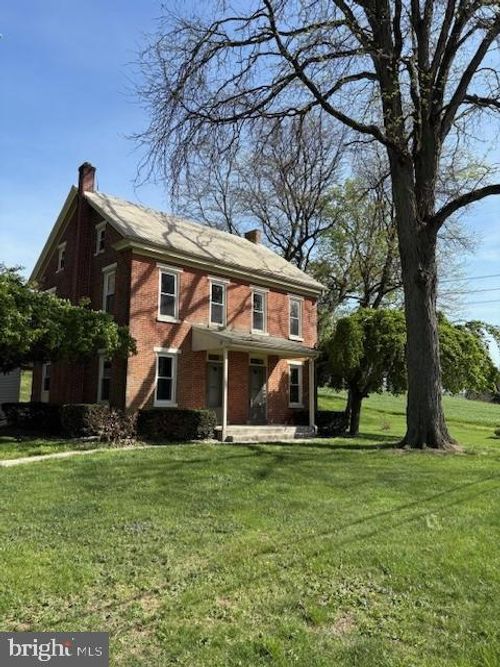 215 Schuler Rd, FLEETWOOD, PA, 19522-9058 | Card Image