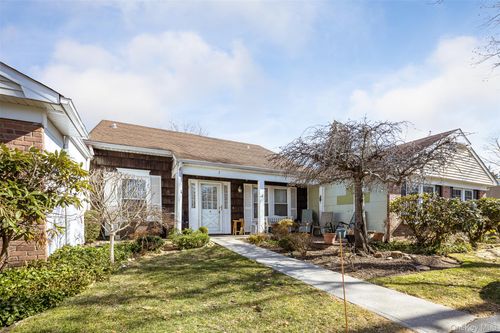 7 Cobblestone Way, Mount Sinai, NY, 11766-2608 | Card Image