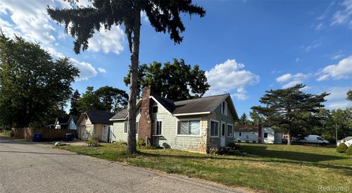 2903 Elba Ave, Waterford, MI, 48329-4212 | Card Image