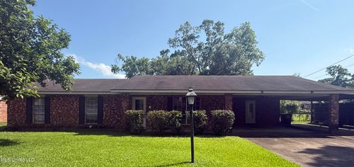 104 Mcgregor Way, Natchez, MS, 39120-4614 | Card Image