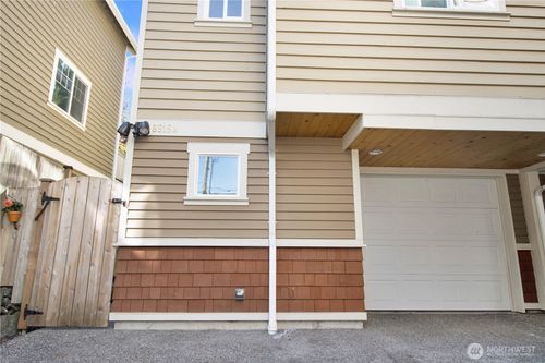 a-8515 Stone Ave N, Seattle, WA, 98103-4038 | Card Image