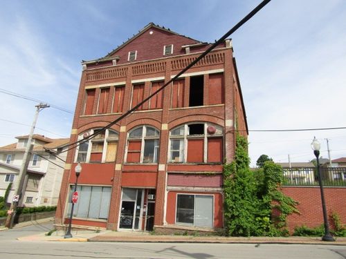 170 W Madison St, Rochester, PA, 15074-2327 | Card Image