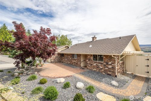 1632 Tanda Ln, Wenatchee, WA, 98801-1048 | Card Image