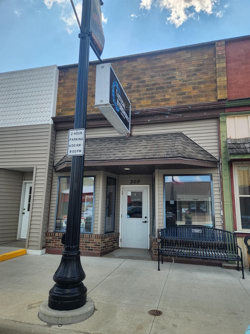 309 Main St, La Porte City, IA, 50651-1333 | Card Image
