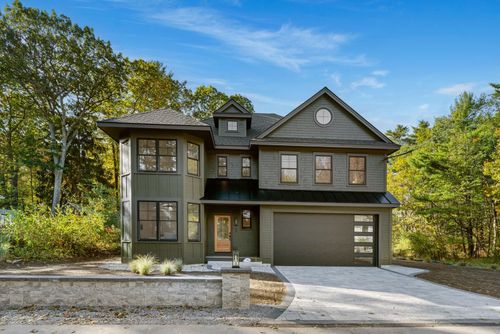 1 Sagamore Grv, Portsmouth, NH, 03801-5547 | Card Image