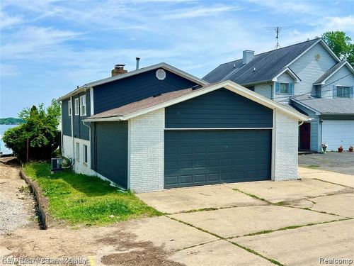 1869 Union Lake Rd, Commerce Twp, MI, 48382-2247 | Card Image