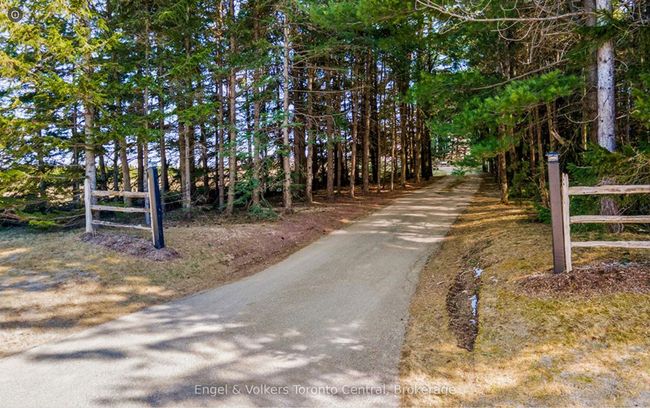 9263 County Rd, House other with 3 bedrooms, 3 bathrooms and 10 parking in Duntroon ON | Image 44
