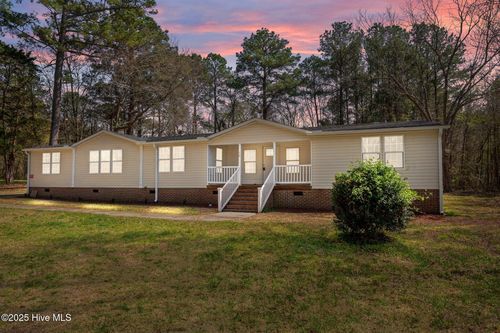 214 Suggs St, Princeville, NC, 27886-8715 | Card Image
