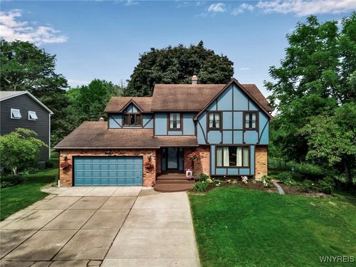 112 Creekview Dr, West Seneca, NY, 14224-2432 | Card Image