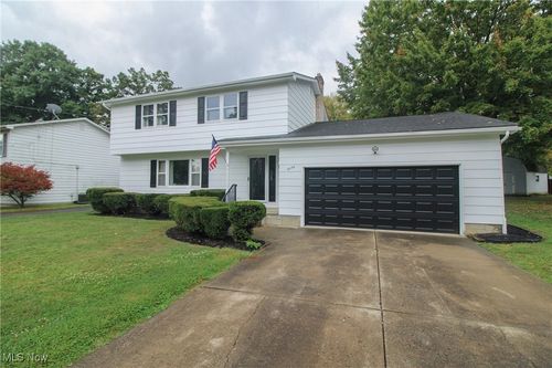 4096 Bob O Link Dr, Youngstown, OH, 44511-3375 | Card Image