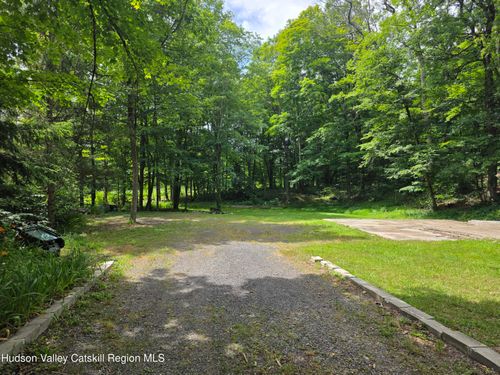 597 Ross Ruland Rd, South Cairo, NY, 12482-1131 | Card Image