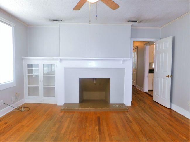 1609 N Locust St, Home with 2 bedrooms, 1 bathrooms and null parking in Denton TX | Image 7