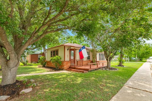 1331 W 8th St, Freeport, TX, 77541-5331 | Card Image
