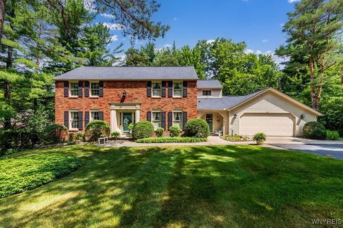 4 Tanglewood Dr E, Orchard Park, NY, 14127-3942 | Card Image