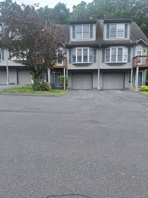 67-67 Fox Hollow Dr, Windsor Locks, CT, 06096-1554 | Card Image