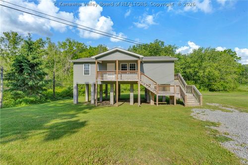 152 2nd St, Hines, WV, 25958-1102 | Card Image