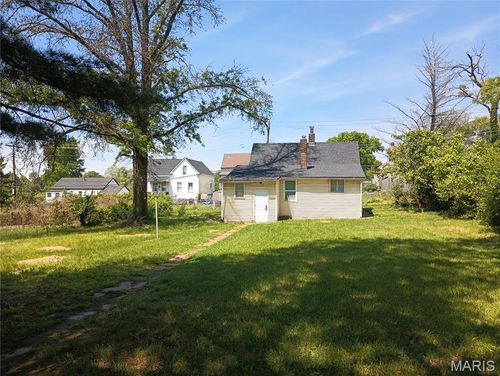 8539 Robin Ave, Saint Louis, MO, 63147-1524 | Card Image