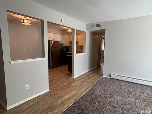 apt-14-19810 W 12 Mile Rd, Southfield, MI, 48076-2547 | Card Image