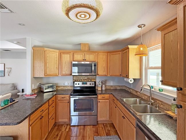 1020 S Live Oak St, House other with 2 bedrooms, 2 bathrooms and null parking in Rockport TX | Image 9
