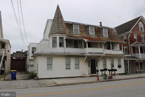 3 N Main St, STEWARTSTOWN, PA, 17363-4174 | Card Image