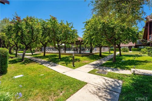 20110 Cohasset St, Winnetka, CA, 91306-2959 | Card Image