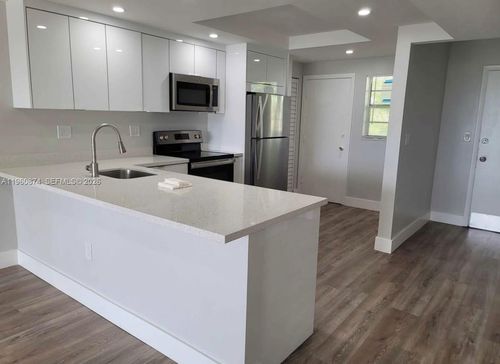 2-1680 Ne 191st St, Miami, FL, 33179-4102 | Card Image