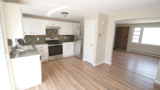 APT-3 - 2 Wells Village Cir, Home with 2 bedrooms, 1 bathrooms and null parking in Sandown NH | Image 5