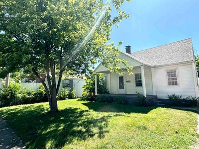 1217 S 7 Th Street, House other with 2 bedrooms, 1 bathrooms and null parking in Pekin IL | Image 1