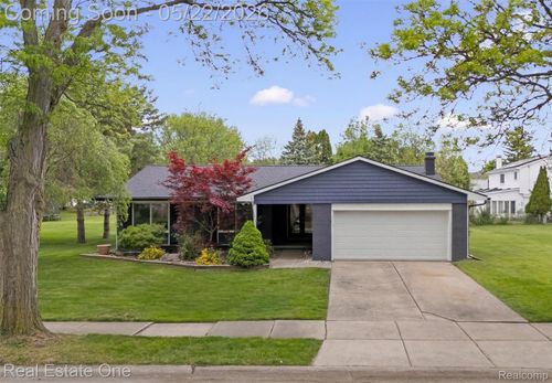 489 Evaline Dr, Troy, MI, 48085-5511 | Card Image