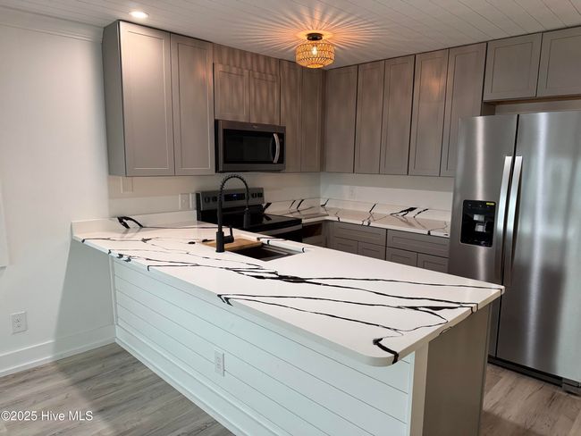 APT-1 - 519 Canal Dr, Condo with 2 bedrooms, 2 bathrooms and null parking in Carolina Beach NC | Image 5