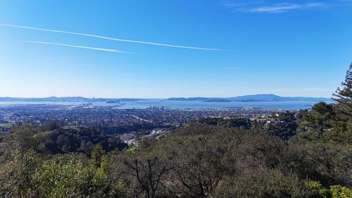 6108 Skyline Blvd, Oakland, CA, 94611-1062 | Card Image