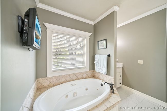 12315 14 Th St, House other with 3 bedrooms, 3 bathrooms and null parking in Jenks OK | Image 17