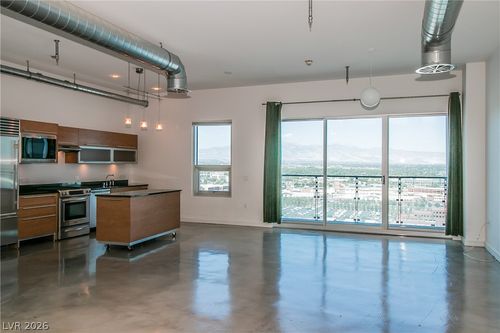 1802-200 Hoover Ave, Las Vegas, NV, 89101-6884 | Card Image