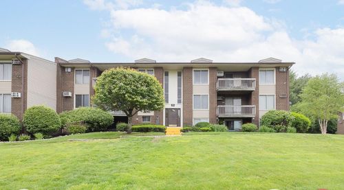 104-104 Country Club Ln, Pomona, NY, 10970-2430 | Card Image