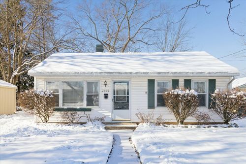 2902 Emerald Dr, Kalamazoo, MI, 49001-4526 | Card Image